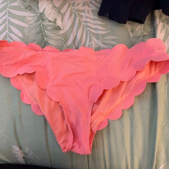 Jessica Simpson scalloped bikini bottom (pink/peach color) - Picture 1 of 3